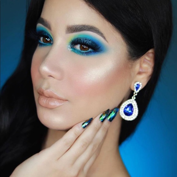 Huda Beauty Sapphire Obsessions Palette - Picture 4 of 8